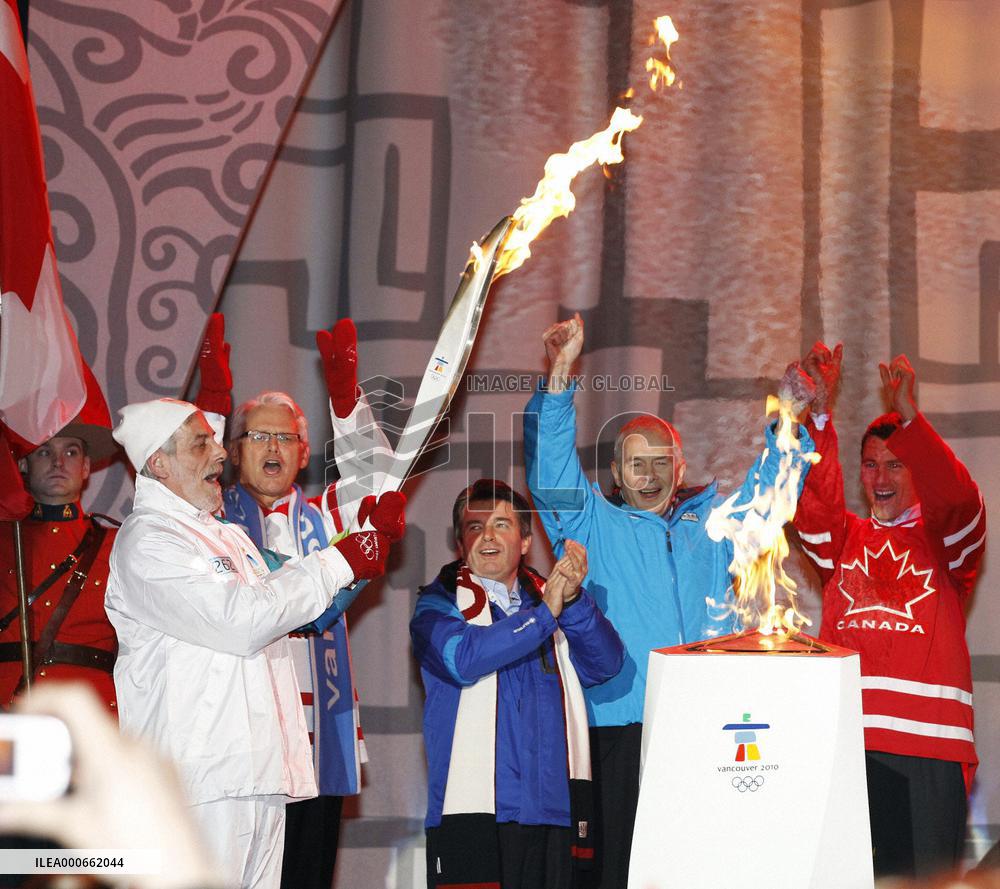 Olympic flame arrives in downtown Vancouver