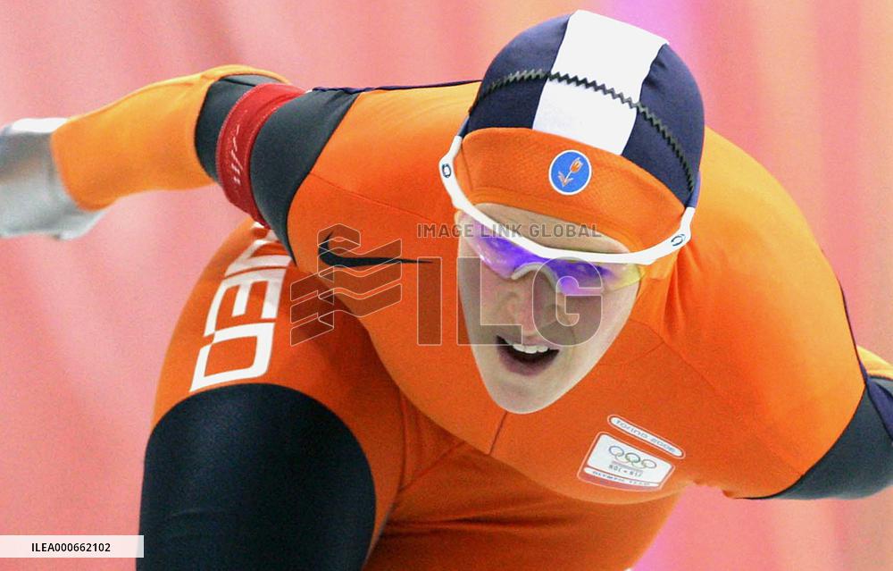 Netherland's Wust wins women's 3,000m speed skating