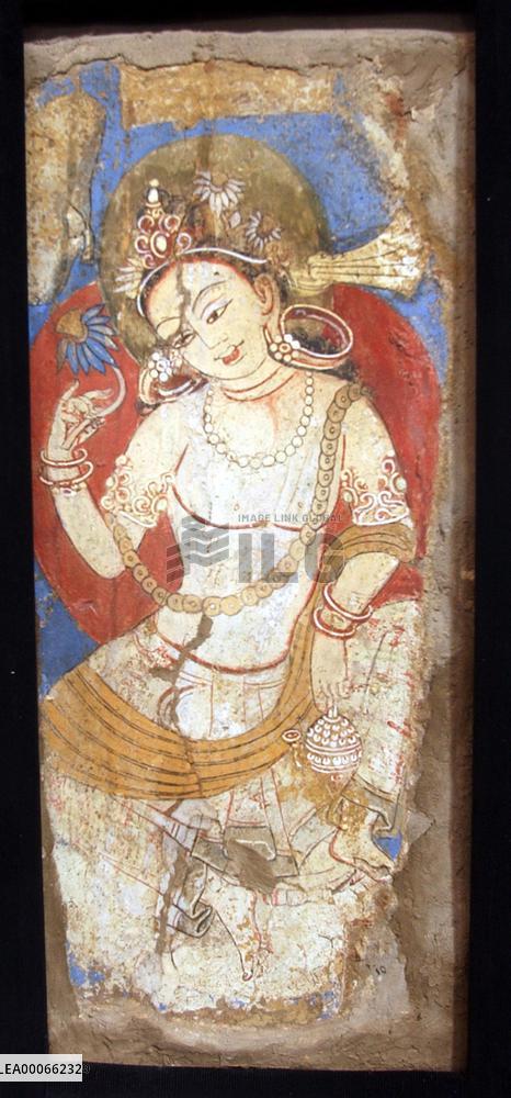 Hidden Afghan treasures exhibited in Kabul