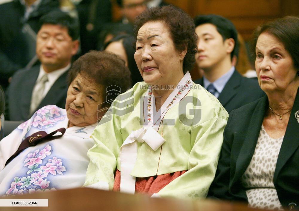 Ex-'comfort women' recite wartime plight