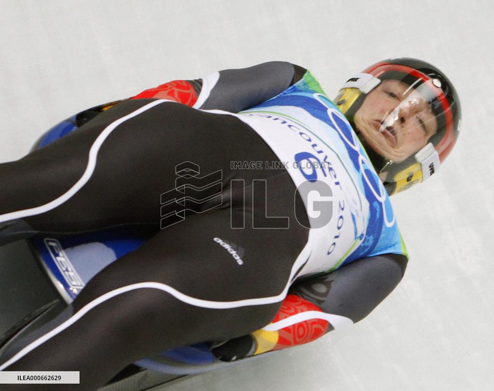 Germany's Huefner wins gold in women's singles luge