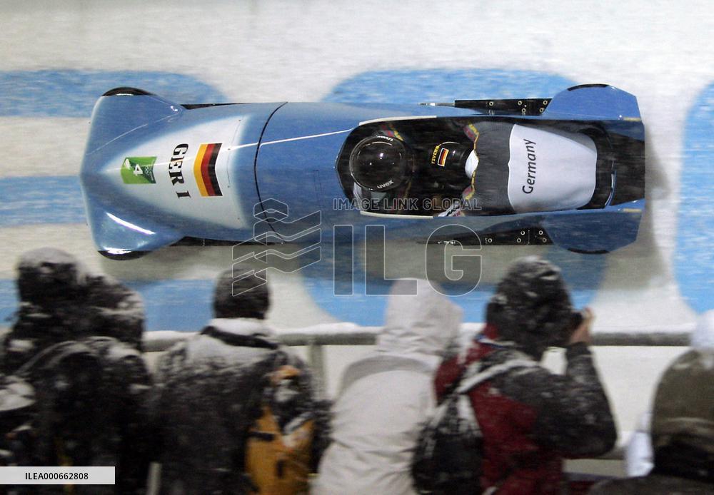 Germany's Lange, Kuske win 2-man bobsleigh gold