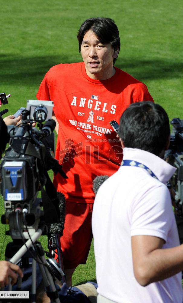 Angels' Matsui begins camp in Arizona