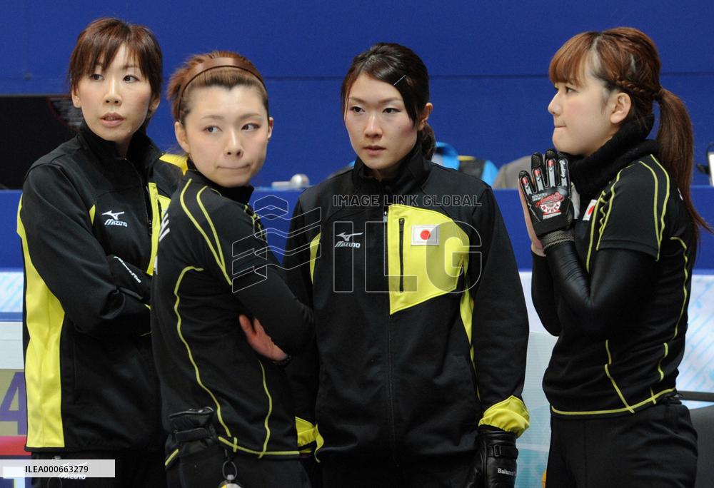 Japan loses to Sweden in bid for last 4 in curling