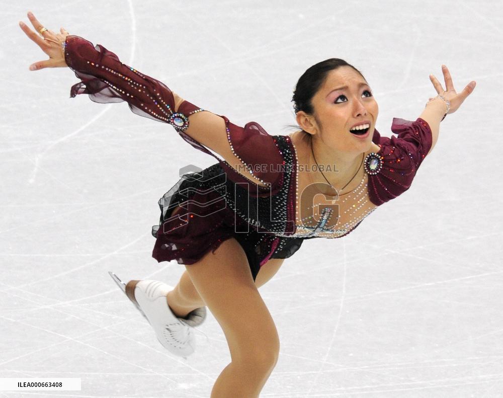Ando finishes 4th in women's short program