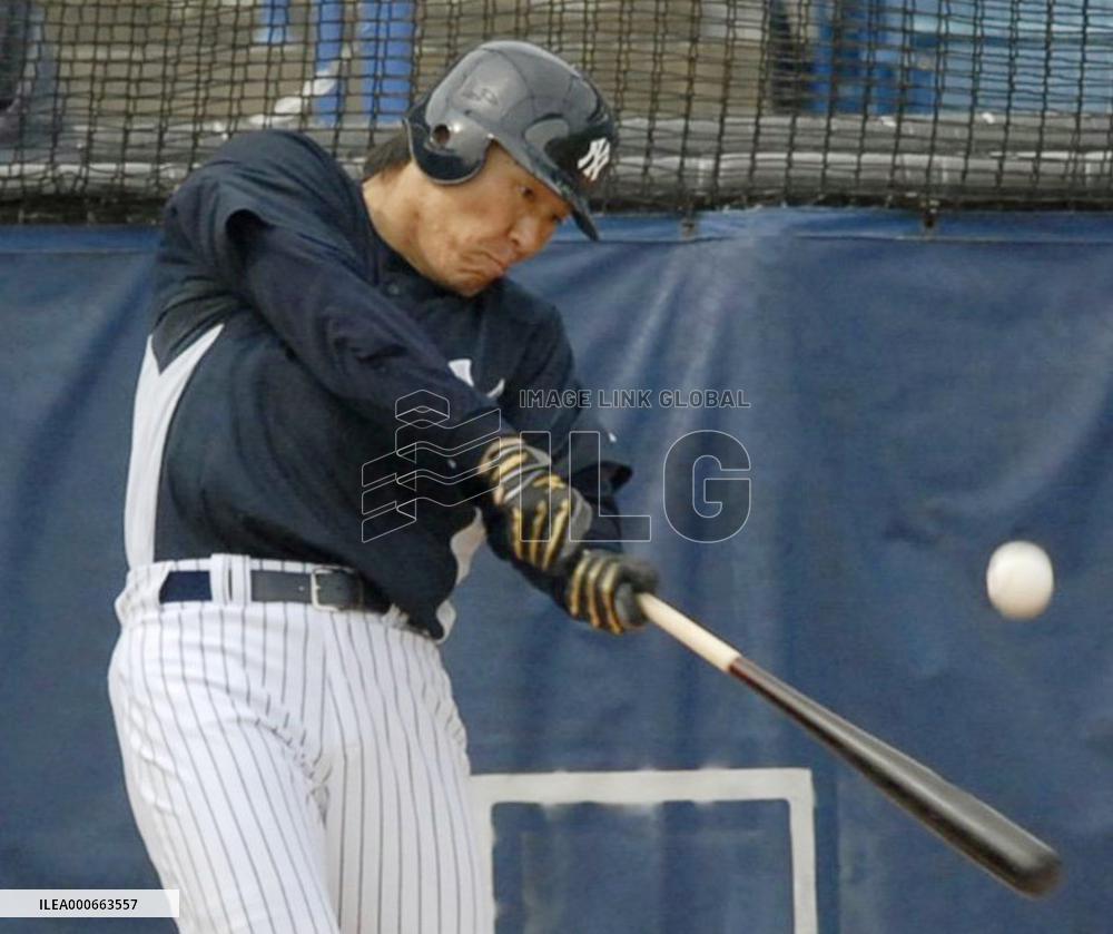 Yankees' Matsui in batting practice