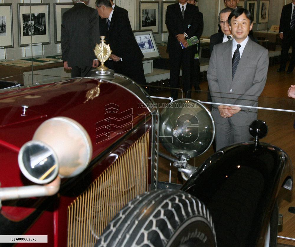 Crown Prince Naruhito visits Emperor Showa Memorial Museum