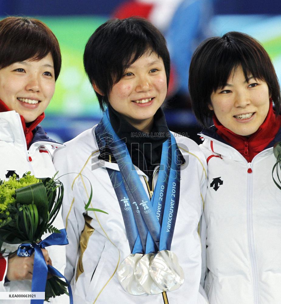 Japan wins women's speed skating team pursuit silver medal