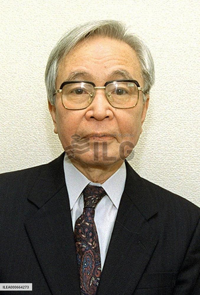 Scholar of German literature Kawamura dies at age 80