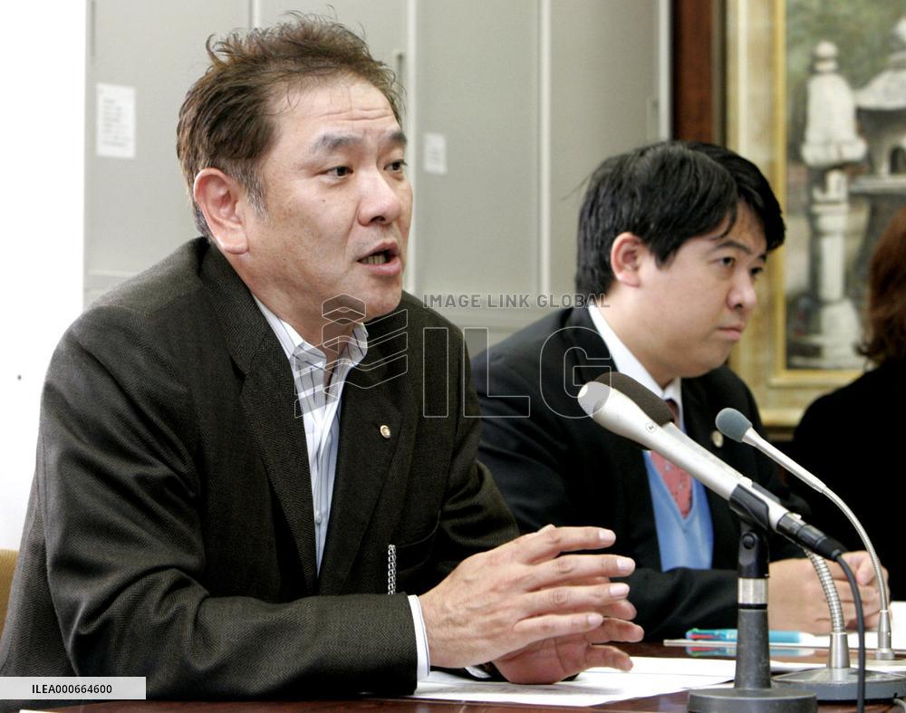 Gov't told to pay damages for denying lawyer access to client