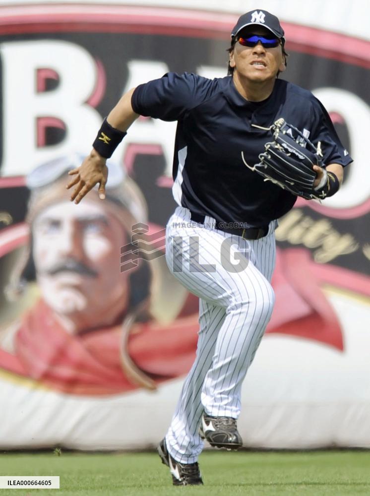 Injury-recovered H. Matsui takes to the field in preseason game