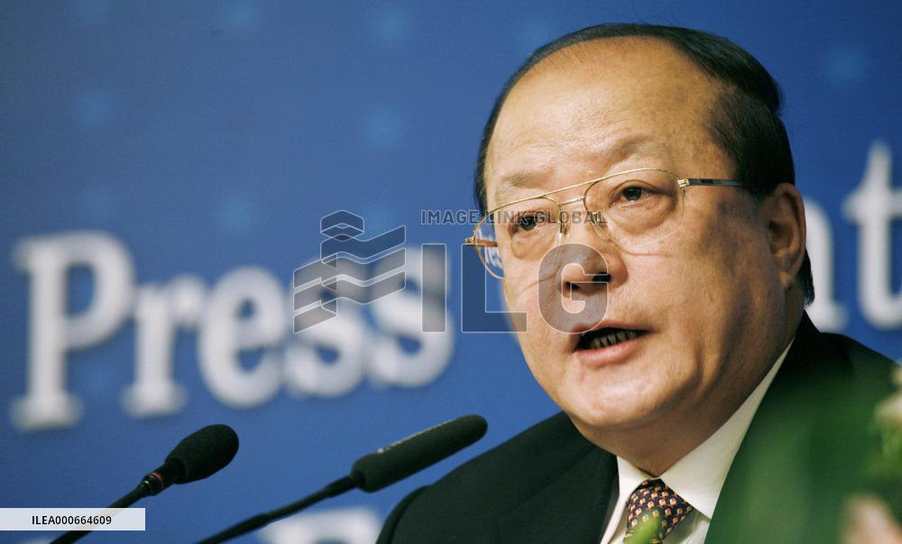 China safety boss raps media coverage of tainted dumplings