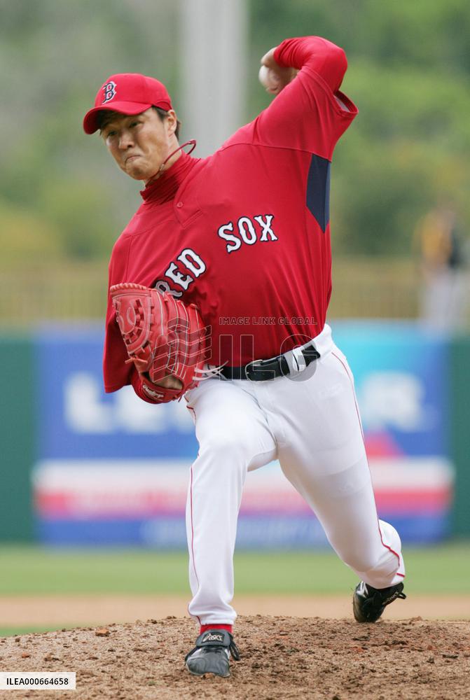 Okajima pitches one scoreless inning