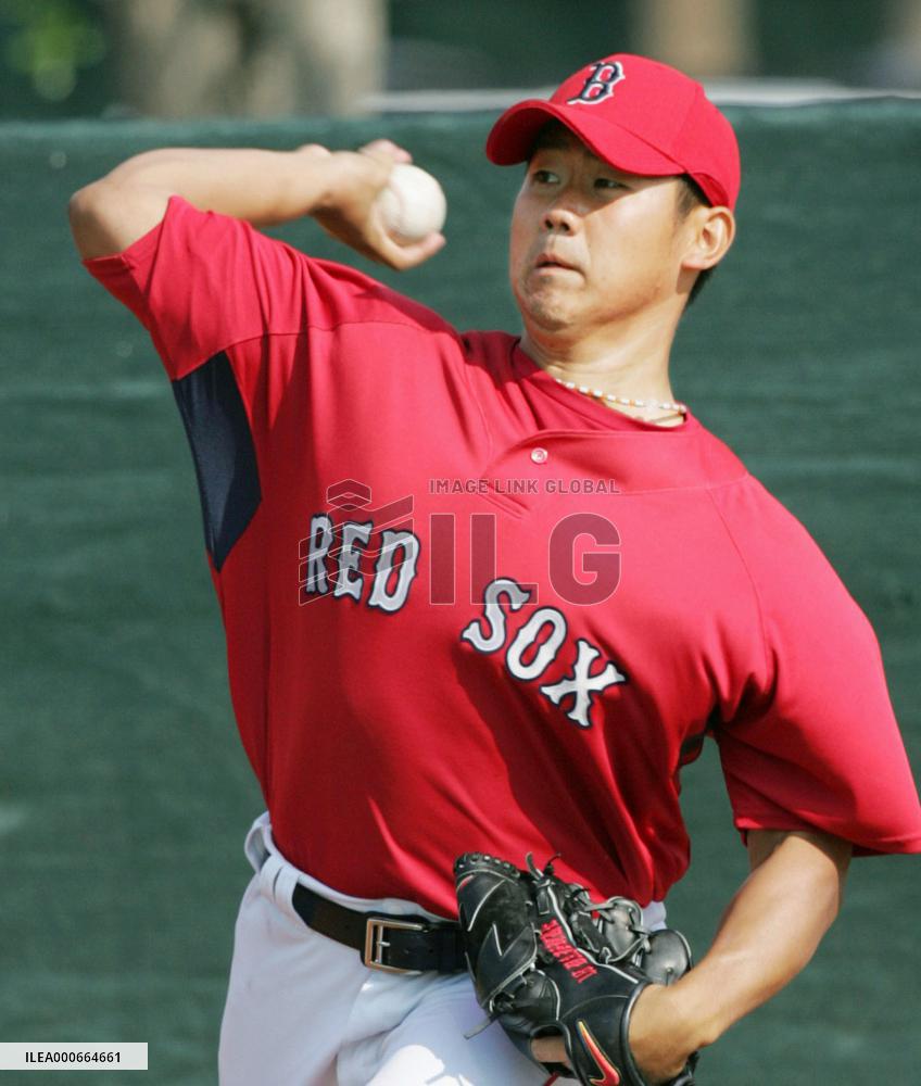 Matsuzaka in preseason practice