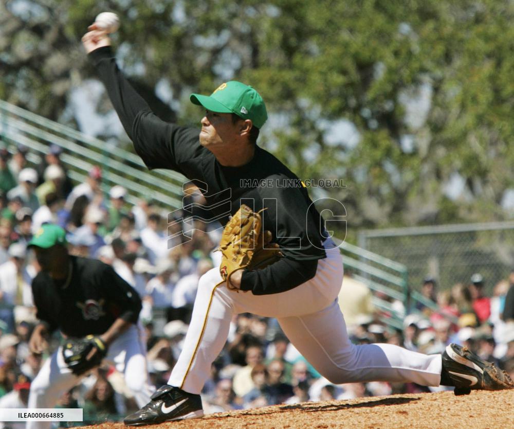 Kuwata throws one scoreless inning