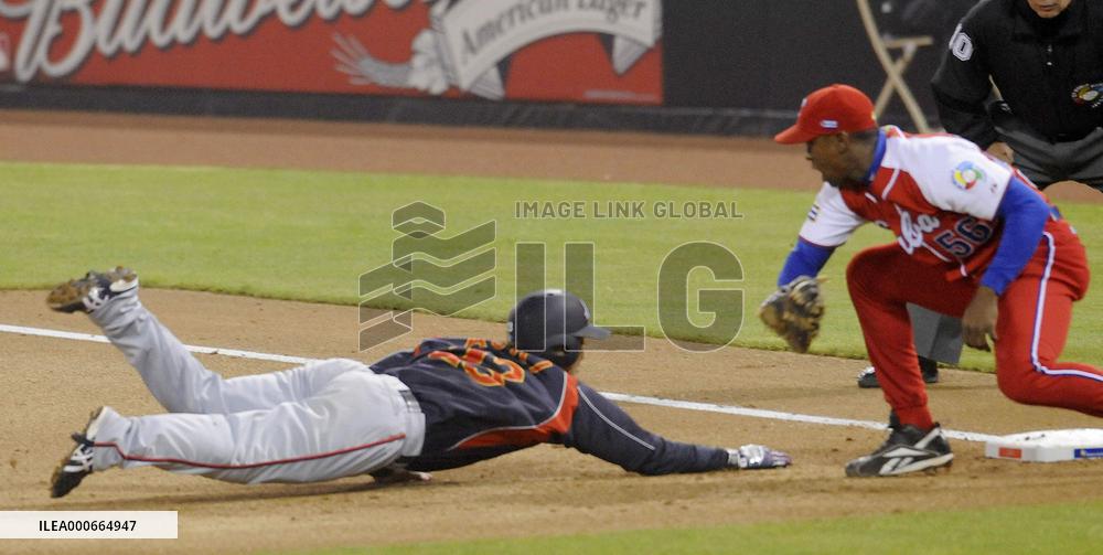Cuba vs Japan in WBC second round