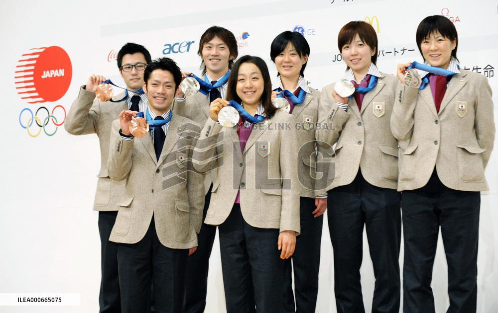 Japanese athletes return home from Vancouver