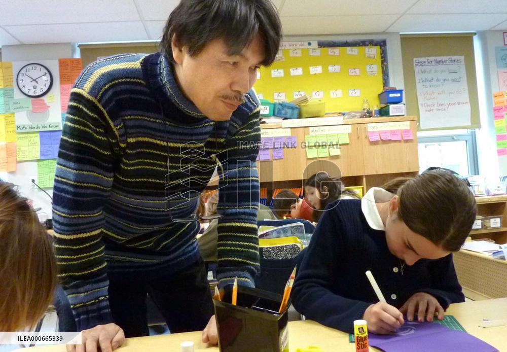 (CORRECTED) Japanese artist shares culture through kirie in U.S.