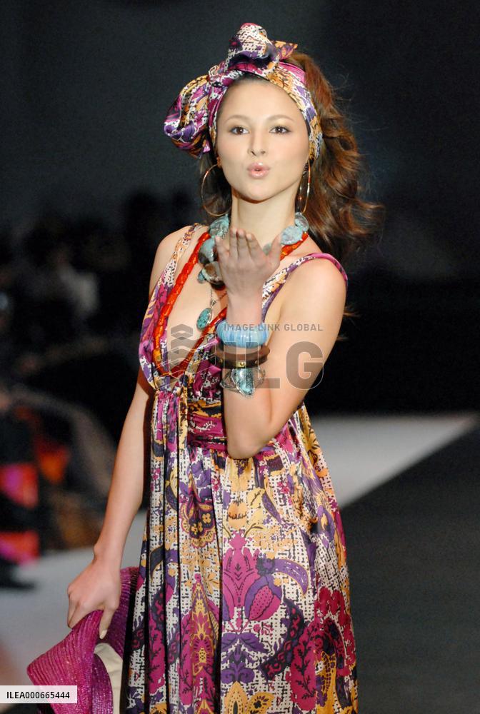 ''Tokyo Girls Collection'' on display at Beijing fashion show