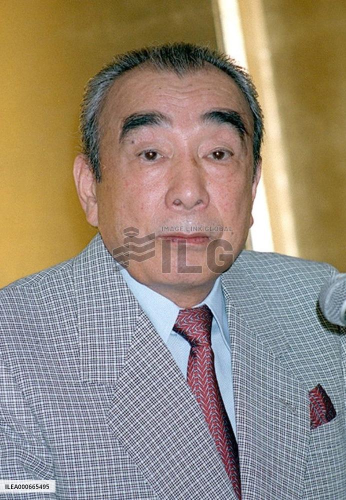 Comedian, singer Hitoshi Ueki dies at 80