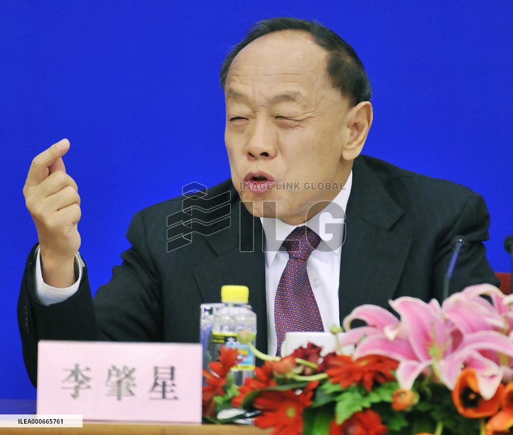 China's defense budget to rise 7.5% in 2010