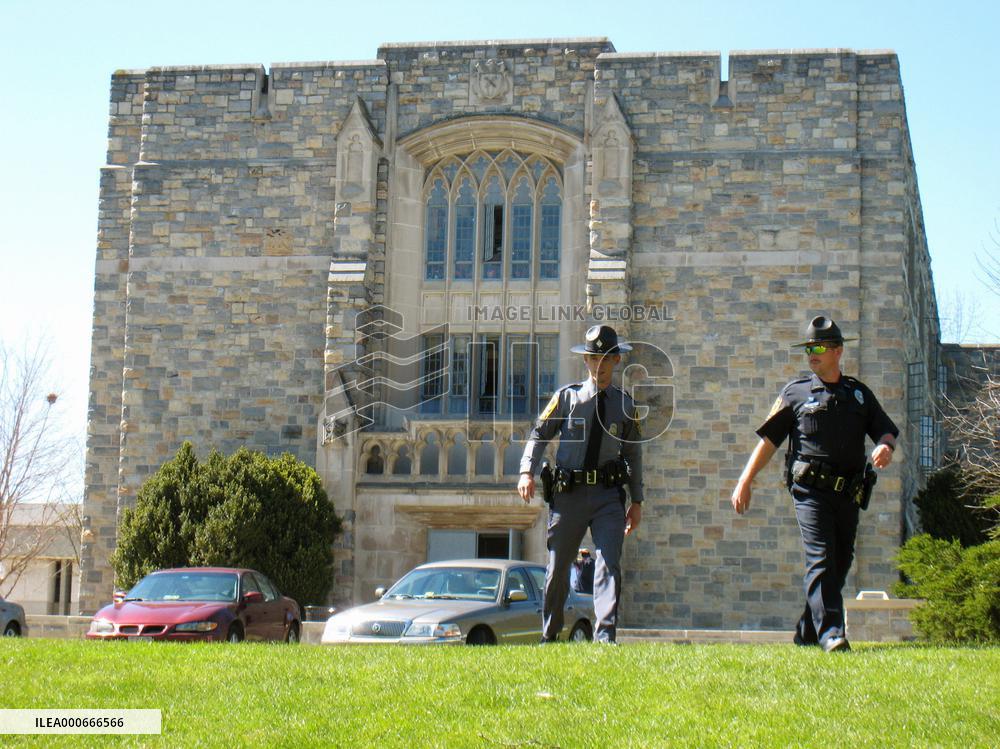 32 killed in shooting spree at Virginia Tech campus