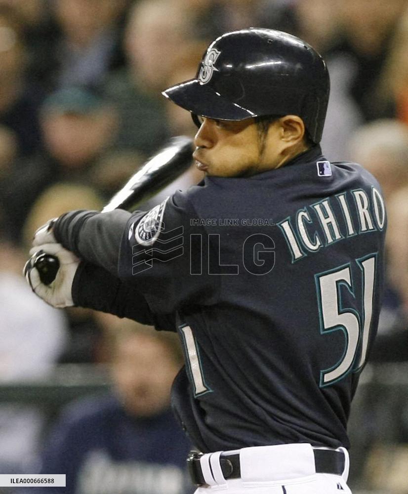 Mariners' Ichiro sets new 3,087 career-hits record