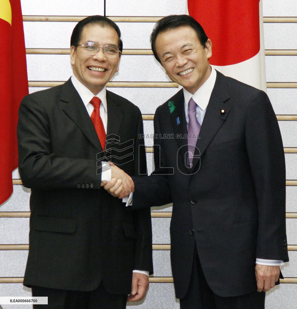 Vietnam Communist Party general sec'y holds talks with Aso