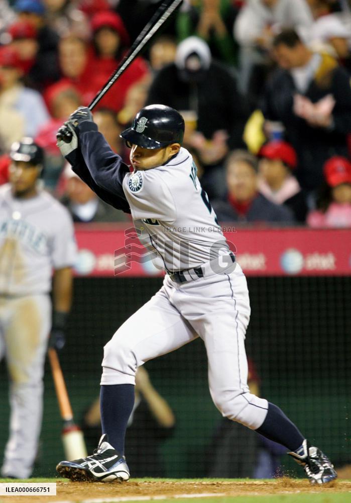 Mariners' Ichiro goes 1-for-4 against Angeles