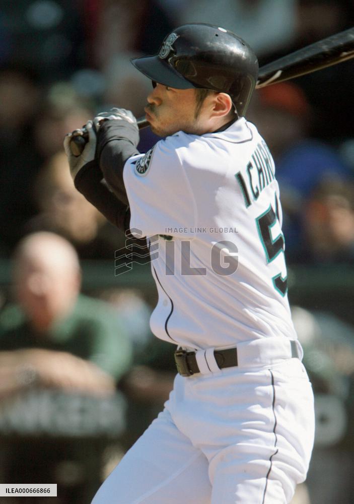 Seattle Mariners' Ichiro hits homer against Tampa Bay Rays