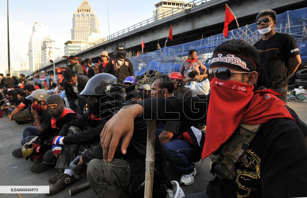 Bangkok standoff continues