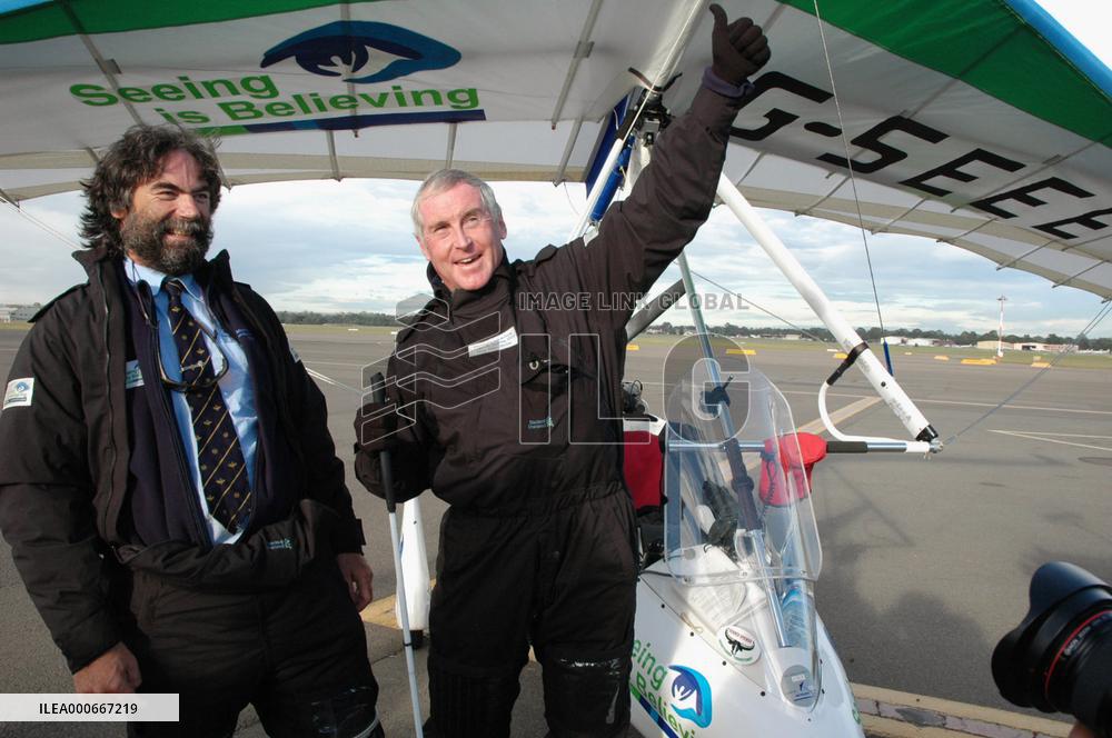 Blind pilot touches down in Sydney