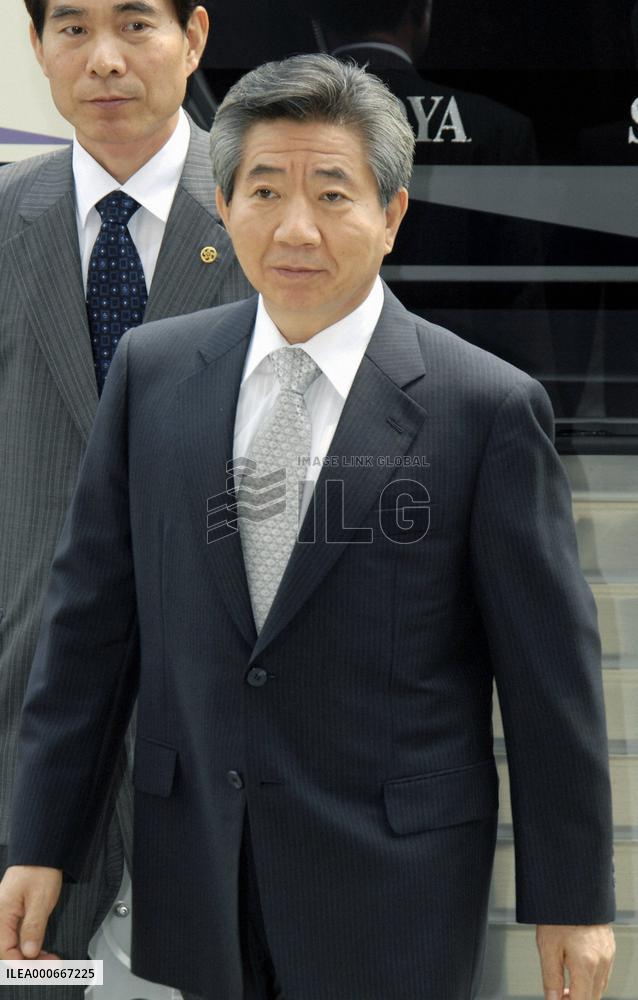 S. Korean ex-President Roh questioned by prosecutors