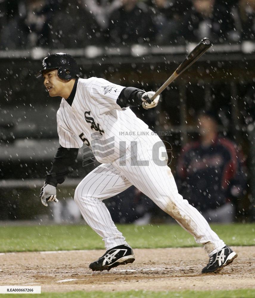 Iguchi opens new season with run-scoring hit, 2 RBIs