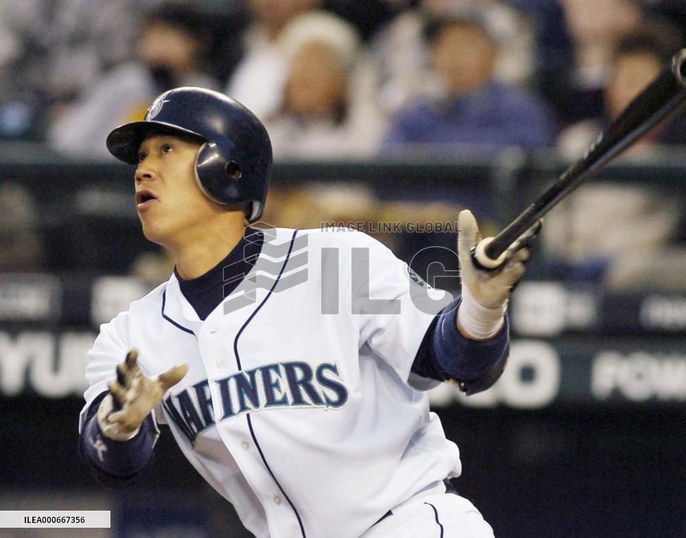 Mariners' Jojima hits season's second solo homer