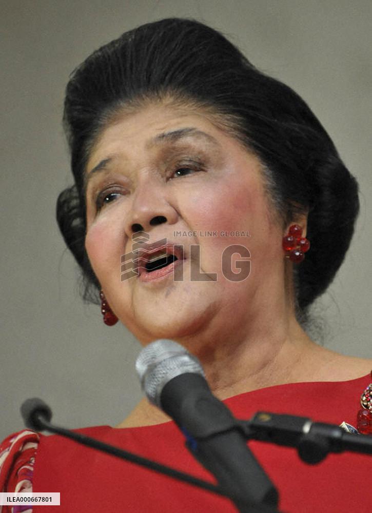 Imelda Marcos in campaign rally