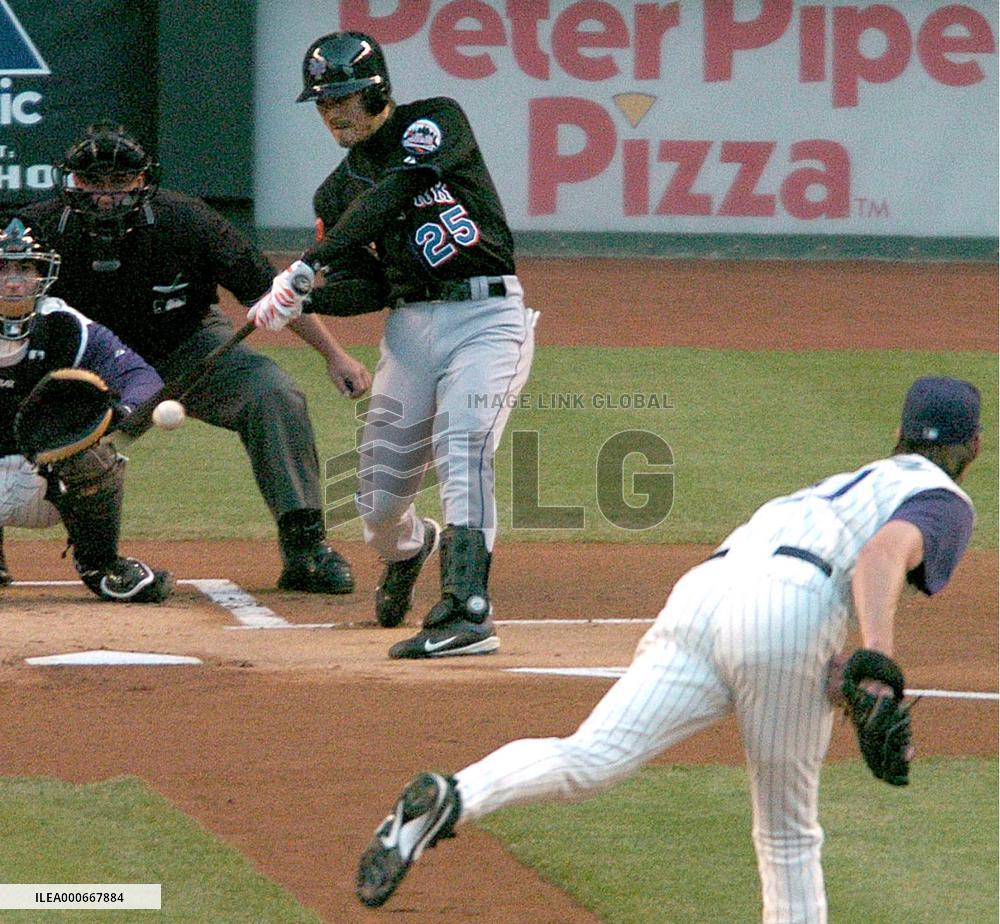 Mets' Matsui hits game-opening leadoff homer