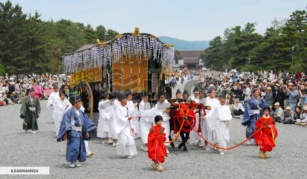 Aoi Matsuri dating back 1,400 years held in Kyoto