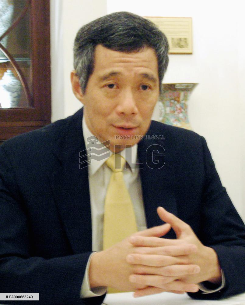 Lee raps Koizumi's hint of visiting Yasukuni Shrine