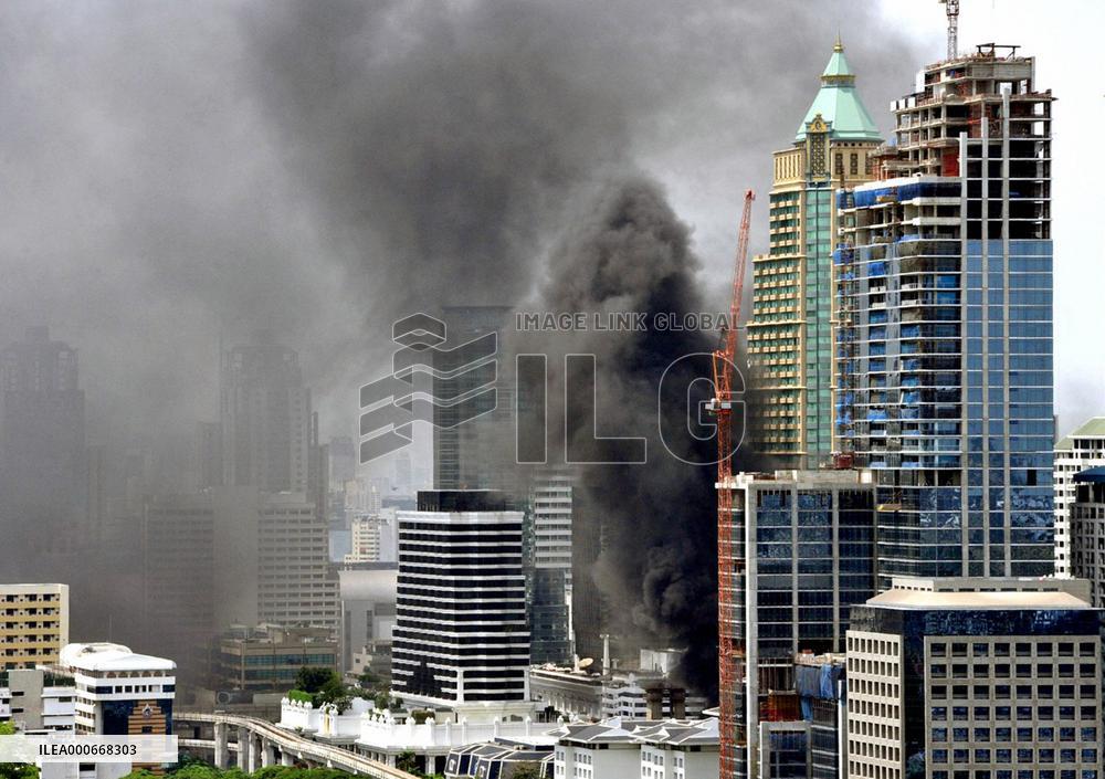 Thai protest leaders surrender, curfew set for Bangkok