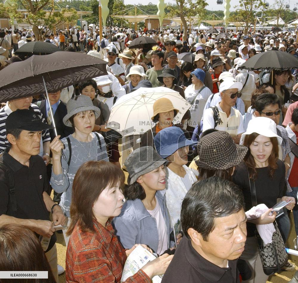 No. of expo visitors top 5 million at unexpectedly fast pace