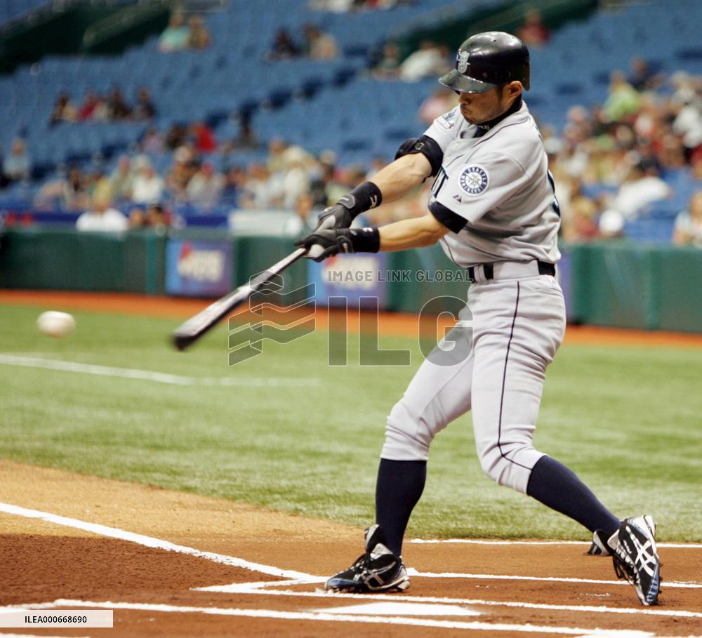 Ichiro homers on 1,000th major league appearance