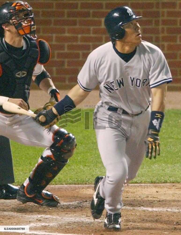 Yankees' Matsui singles against Orioles