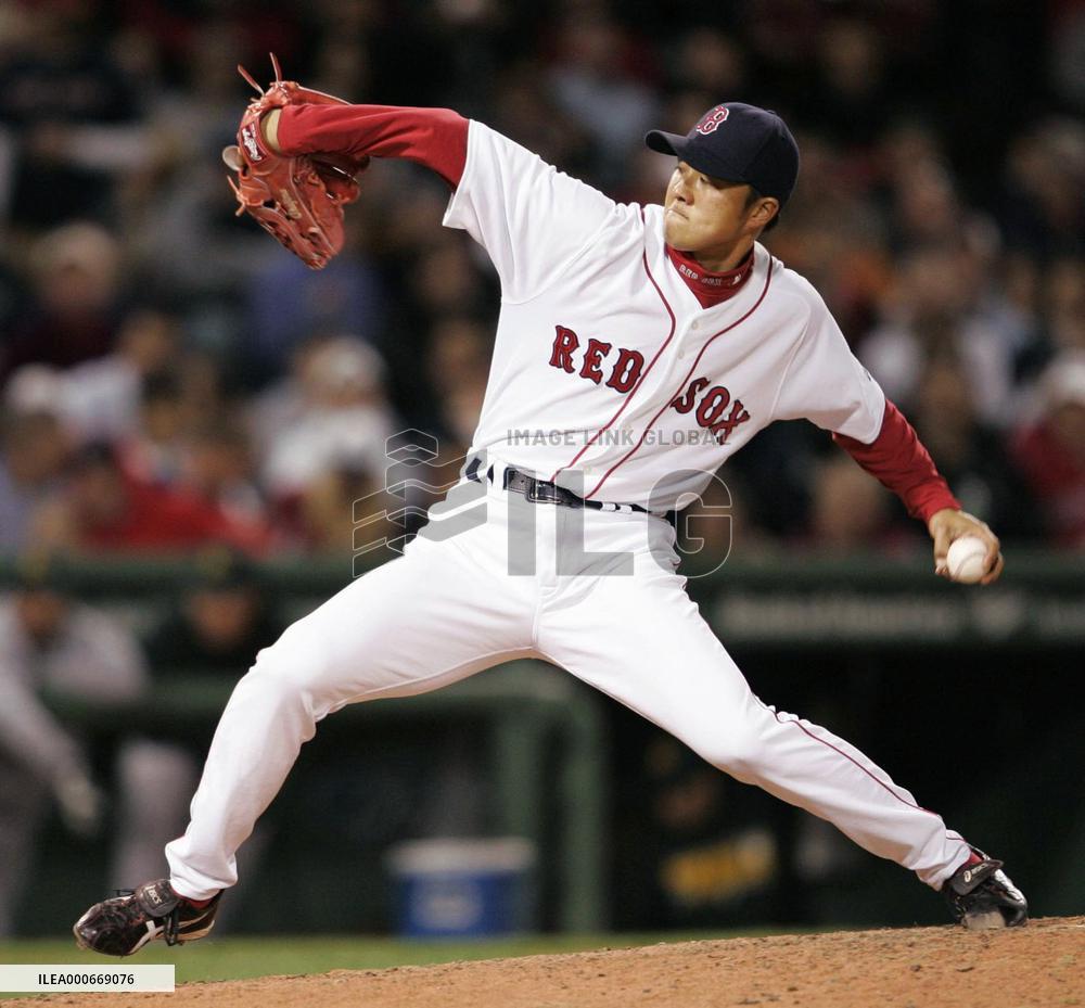 Red Sox lefty Okajima extends scoreless streak