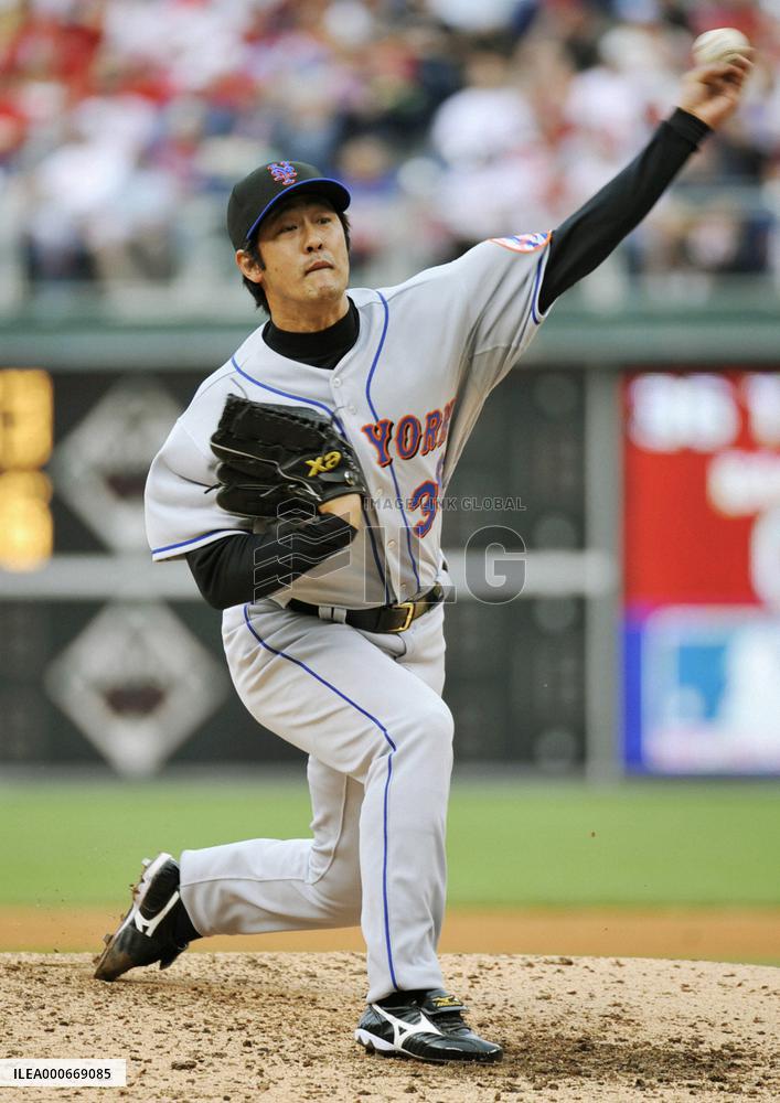 40-year-old Takahashi makes major league debut