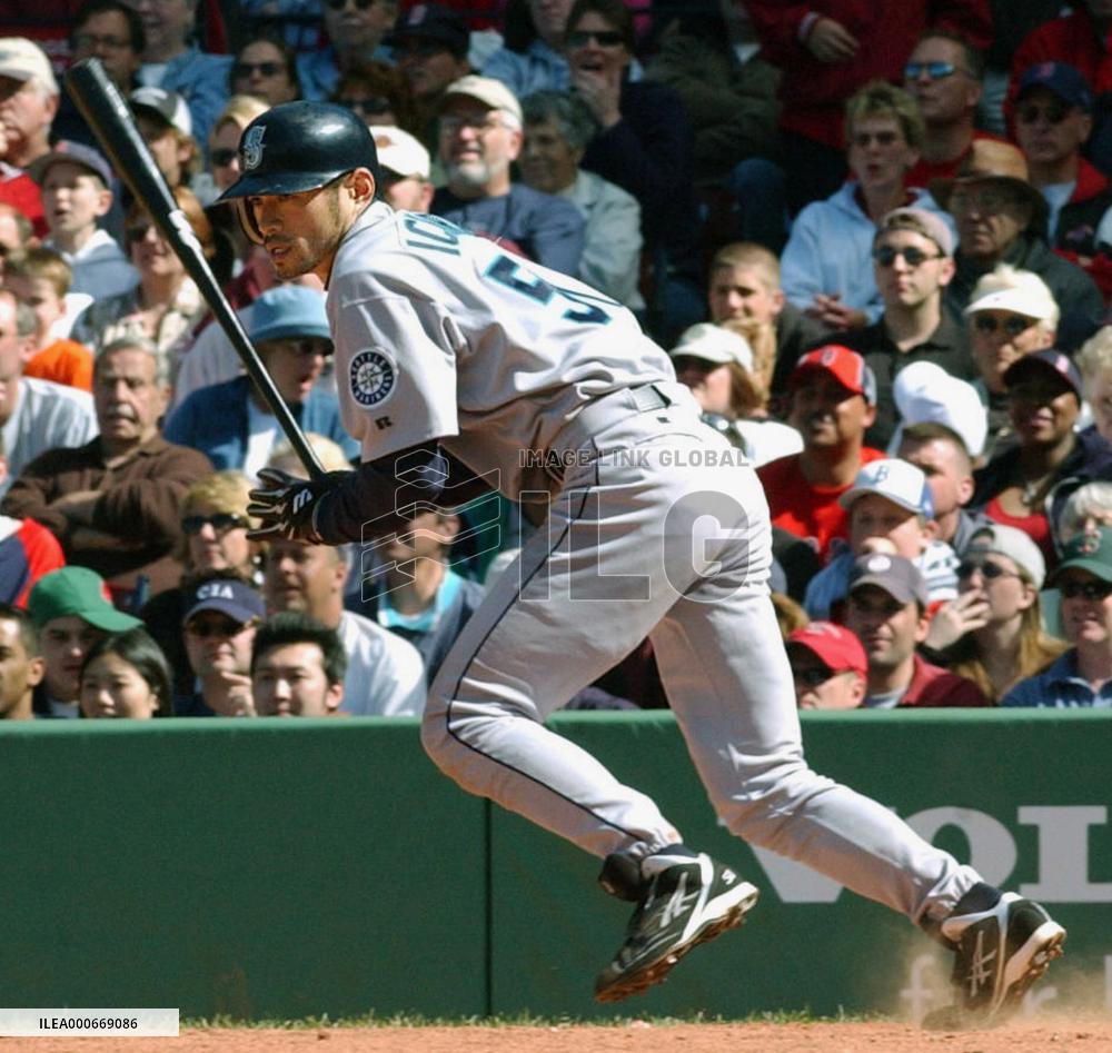Ichiro 2-for-5 as Mariners edge Red Sox