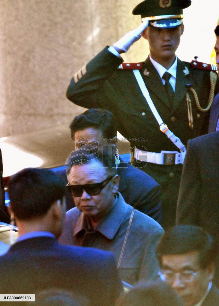 Kim Jong Il visits China for 1st time in 4 years