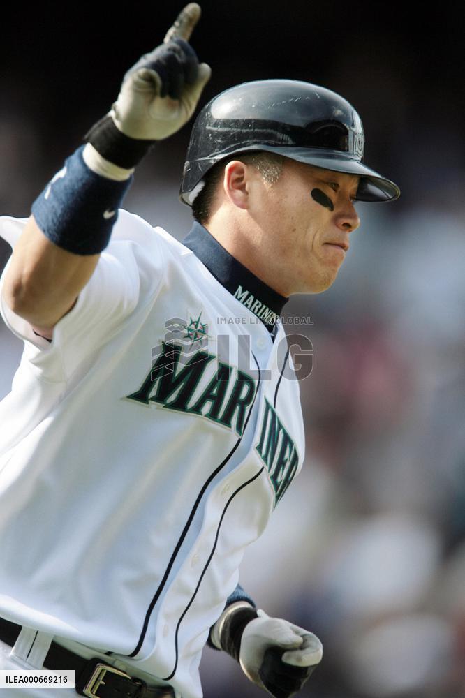 Jojima homers against Athletics