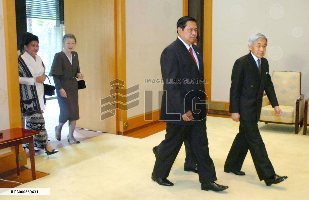 (2)Emperor expresses condolences to Indonesia over tsunami