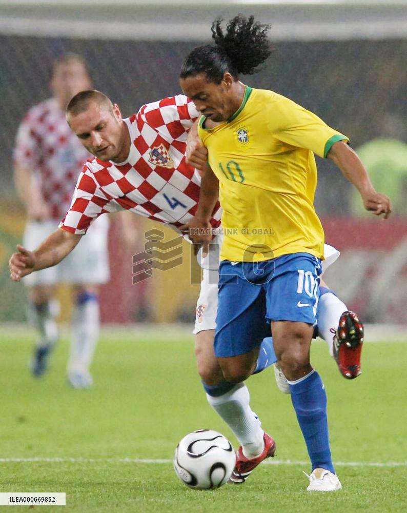 Holders Brazil off to winning start in 2006 World Cup finals